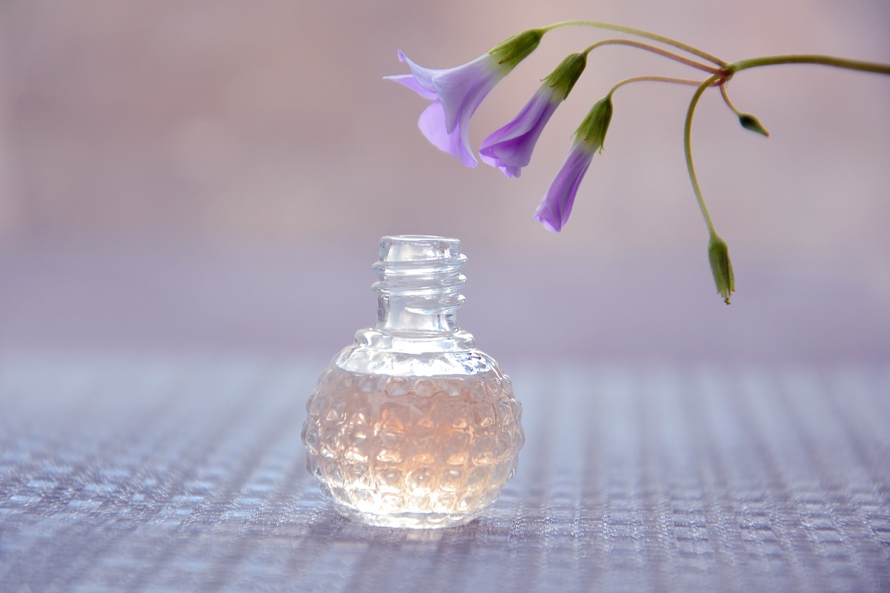 Top 15 site-uri web pentru a cumpăra parfum online 2022